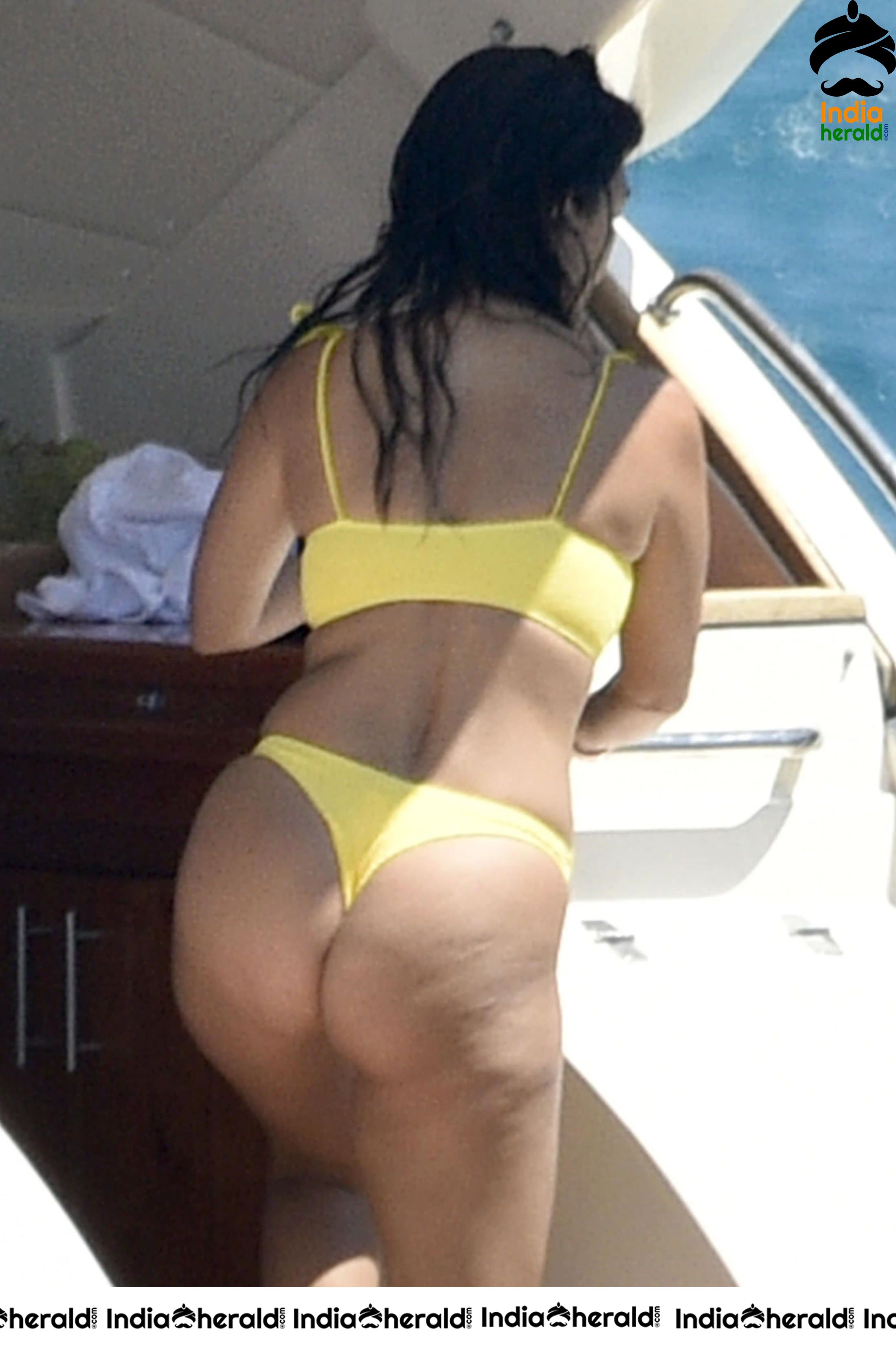 Kourtney Kardashian In A Bikini On A Yacht In Corsica Set 3