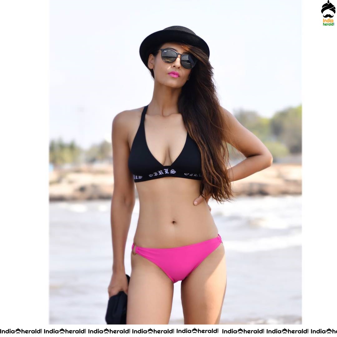 Krithika Kamra tempts us by revealing her hot body in bikini