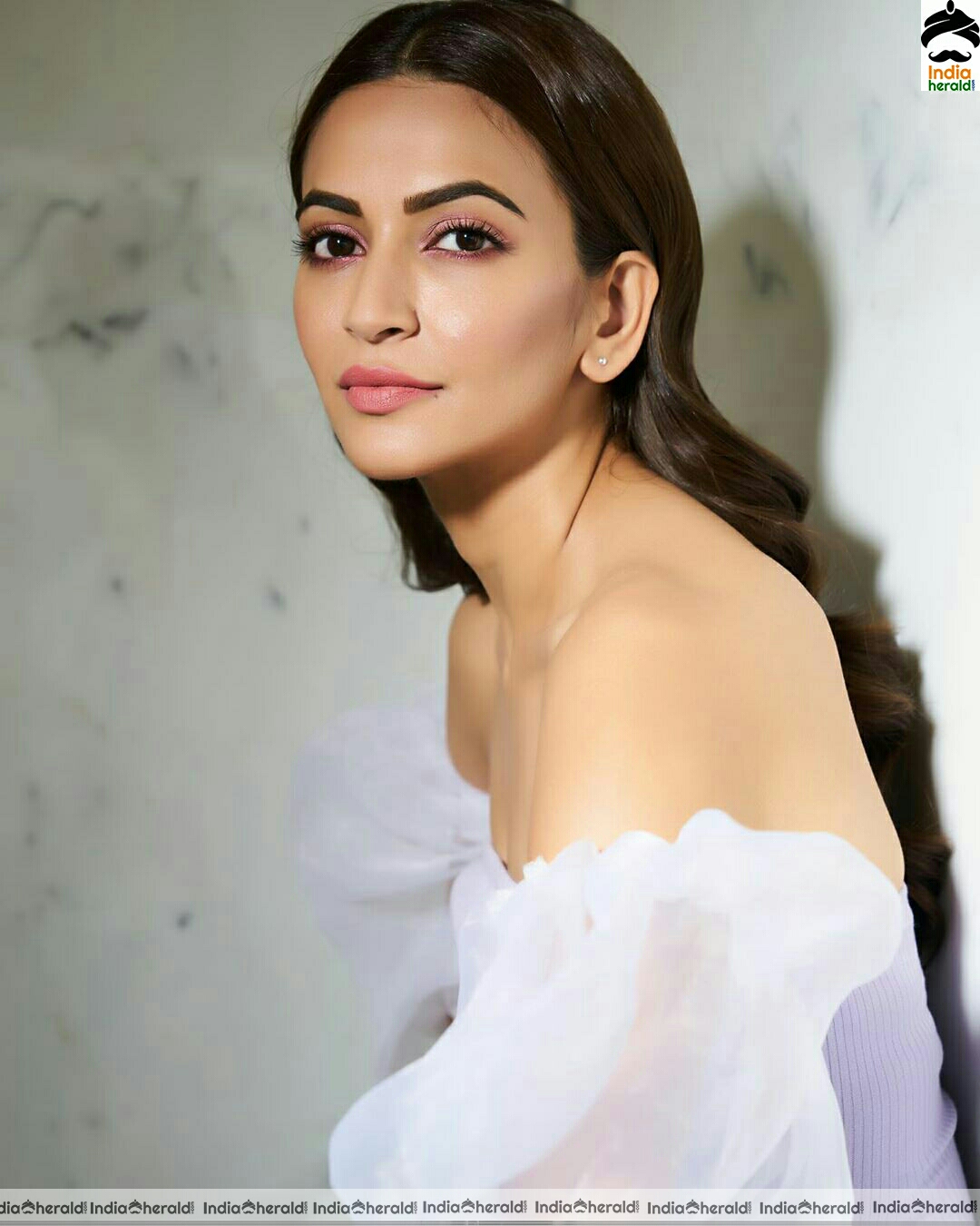 Kriti Kharbanda Latest Sexy Ethnic Stills