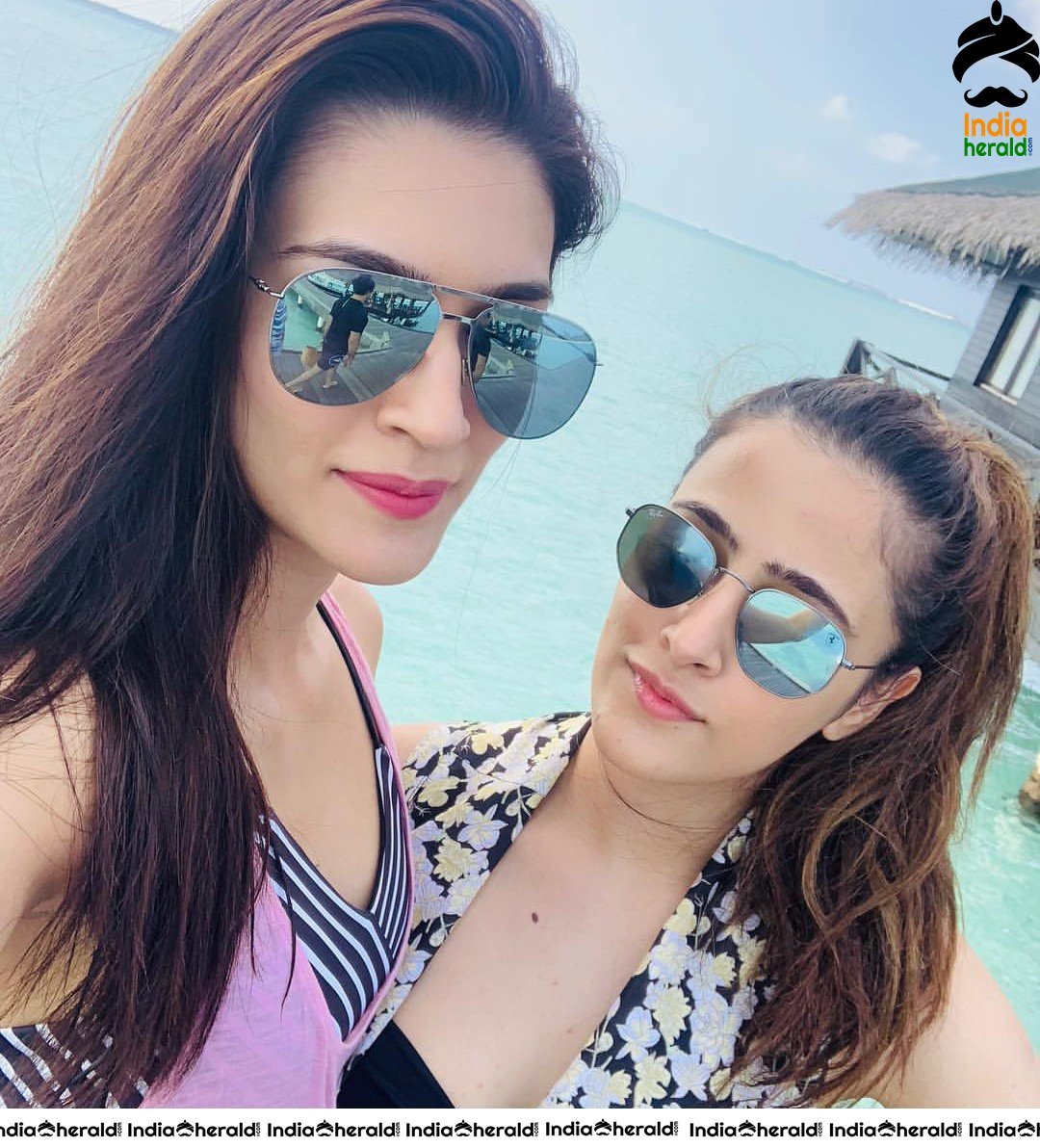 Kriti Sanon and Sister Nupur Sanon Hot Photos while Enjoying Holiday