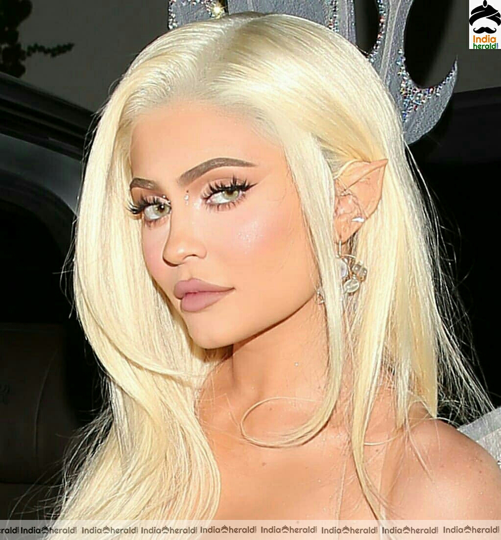 Kylie looking hot as a butterfly