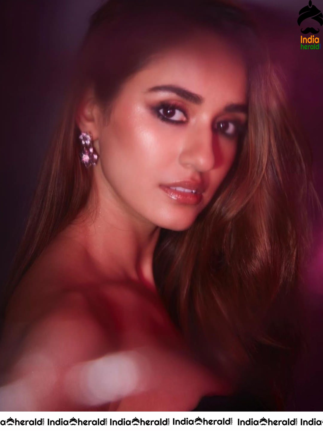 Latest Hot Photoshoot Stills of Disha Patani
