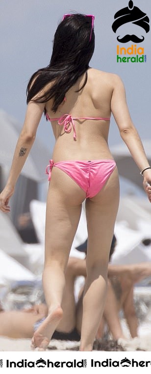 Lourdes Leon Bikini Candids at the beach in Miami Set 1