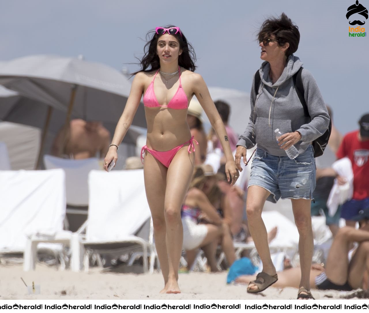 Lourdes Leon Bikini Candids at the beach in Miami Set 2