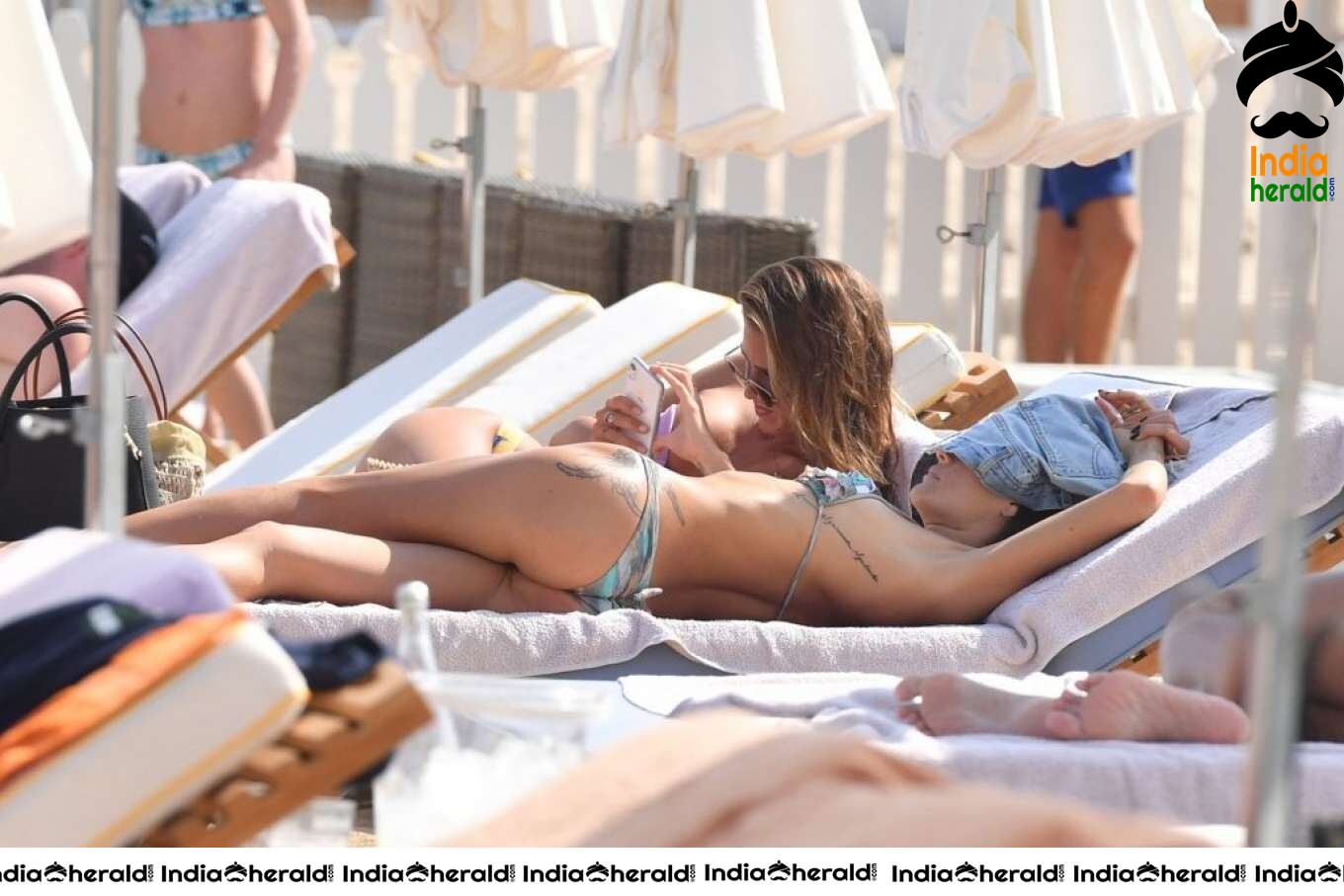 Maggie Quigley caught in Bikini while enjoying out in St Tropez