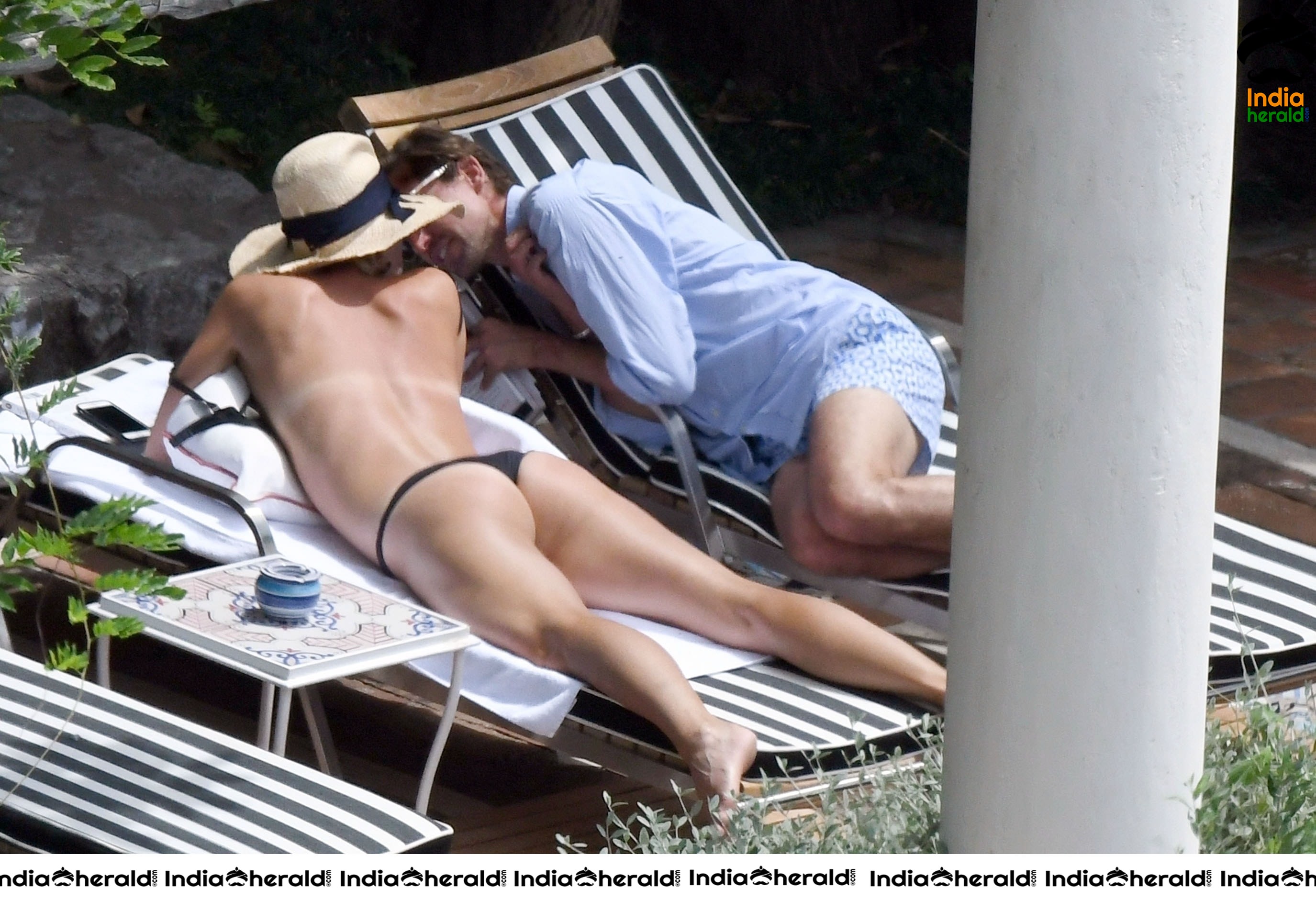 Maria Sharapova In Bikini Enjoying with her Boyfriend at Positano Set 1