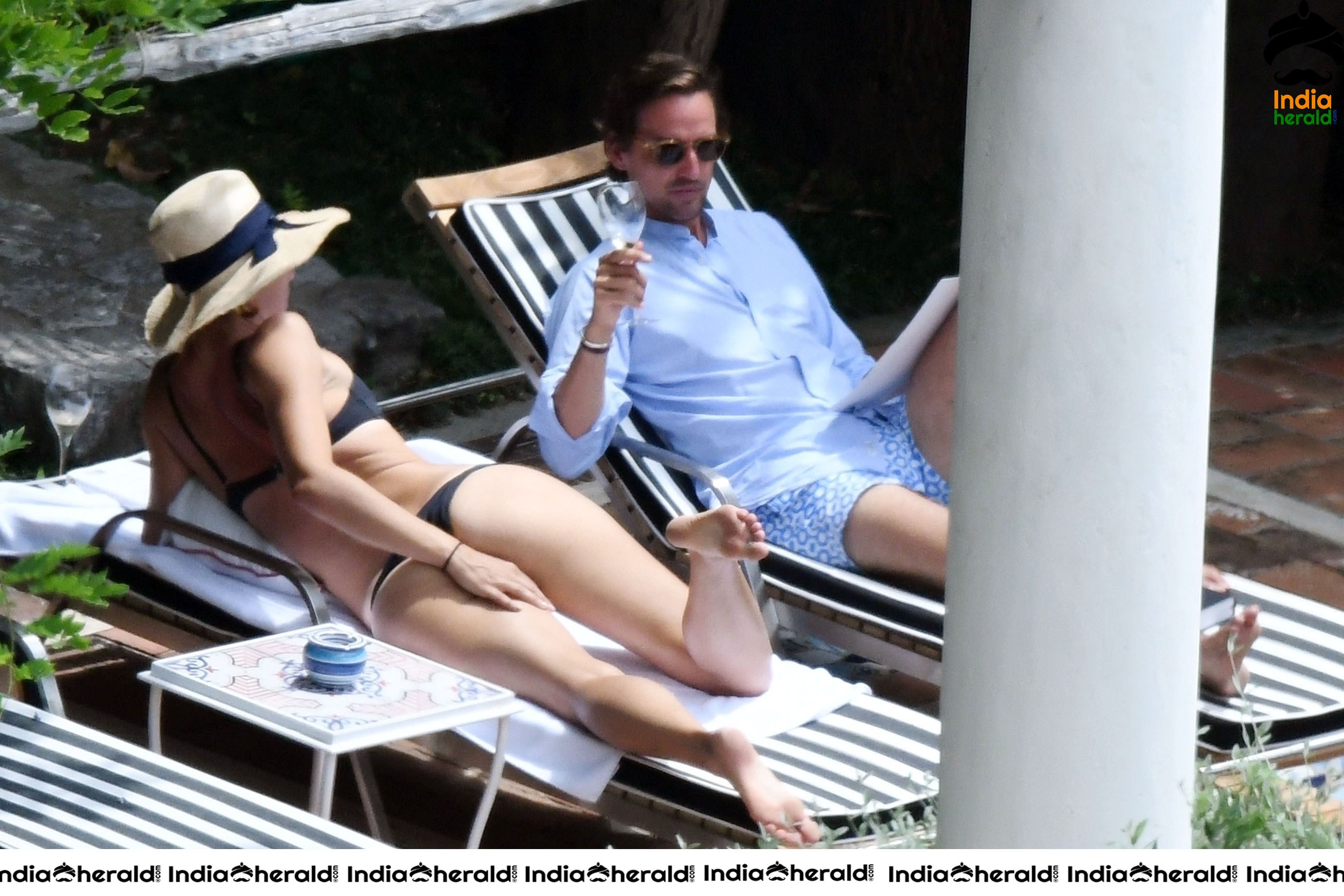 Maria Sharapova In Bikini Enjoying with her Boyfriend at Positano Set 1