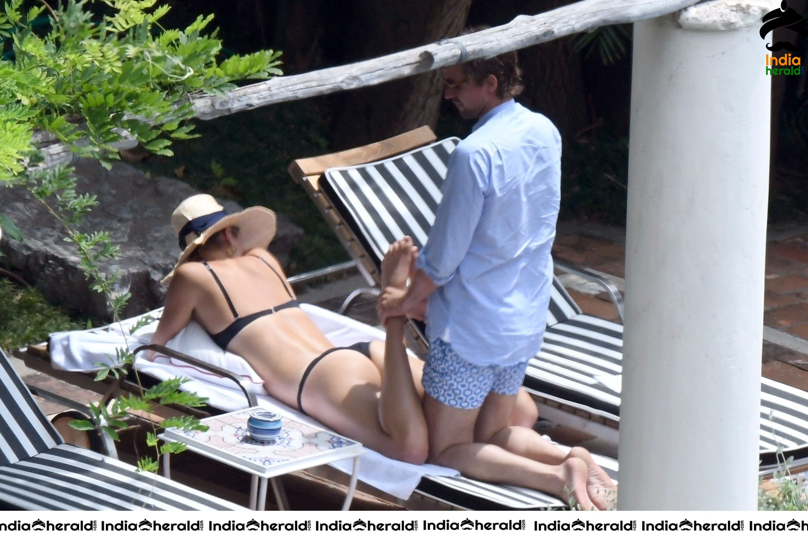 Maria Sharapova In Bikini Enjoying with her Boyfriend at Positano Set 2