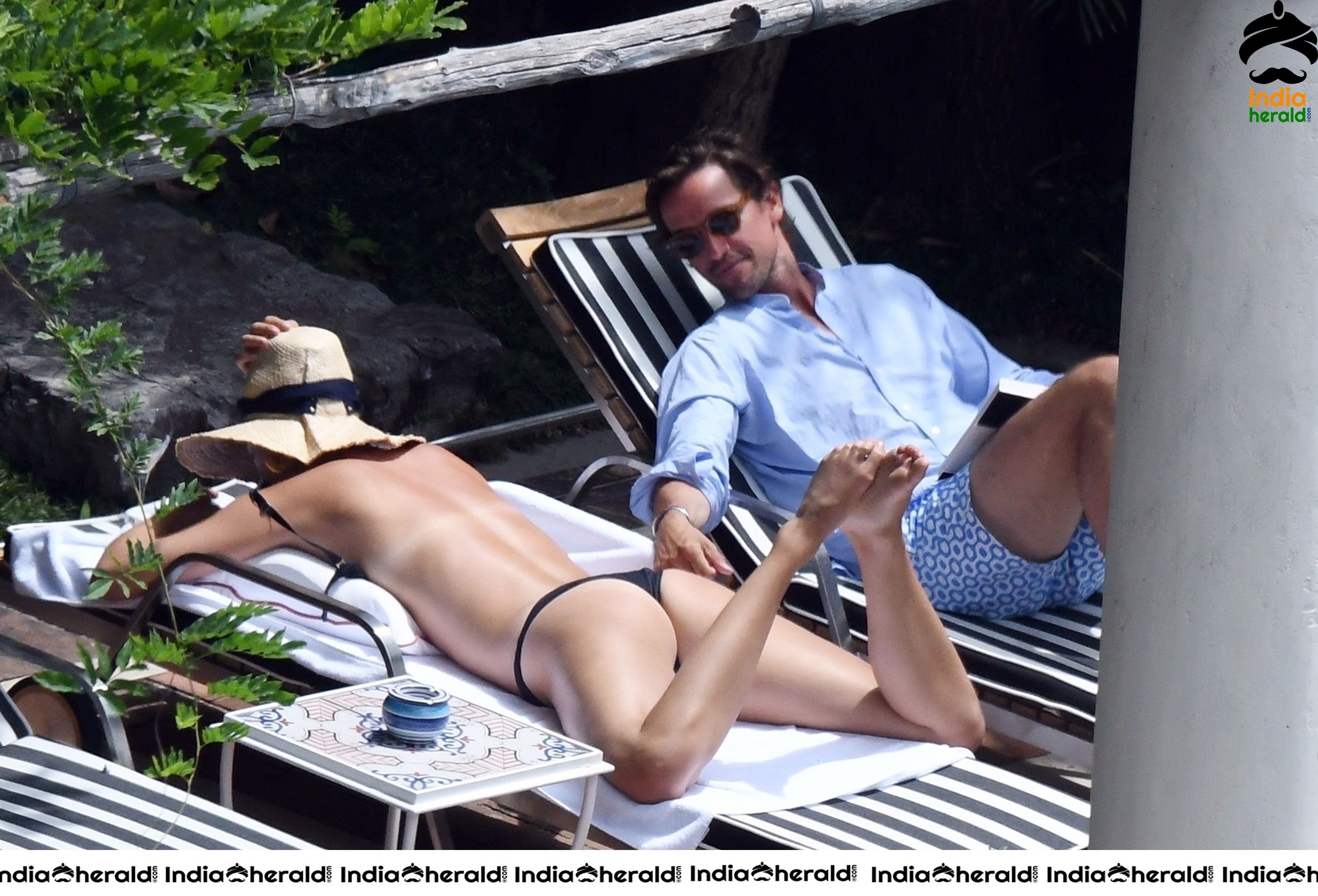 Maria Sharapova In Bikini Enjoying with her Boyfriend at Positano Set 2