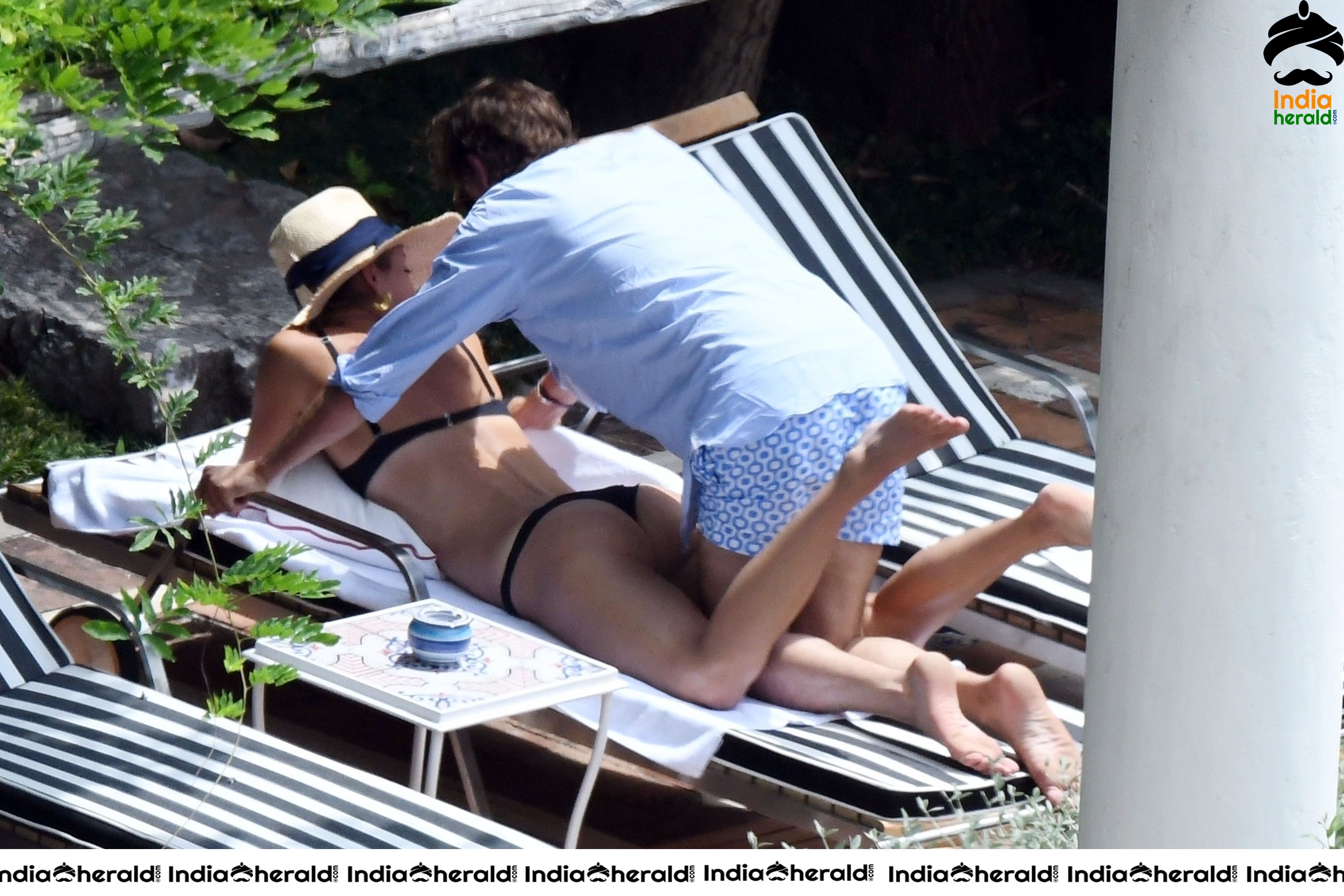 Maria Sharapova In Bikini Enjoying with her Boyfriend at Positano Set 2
