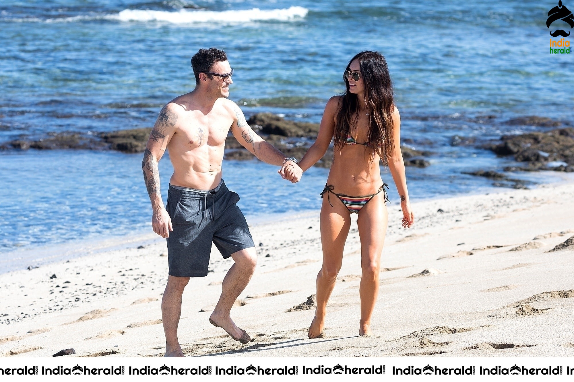 Megan Fox Hot Unseen Bikini candids in Hawaii With her husband Set 1