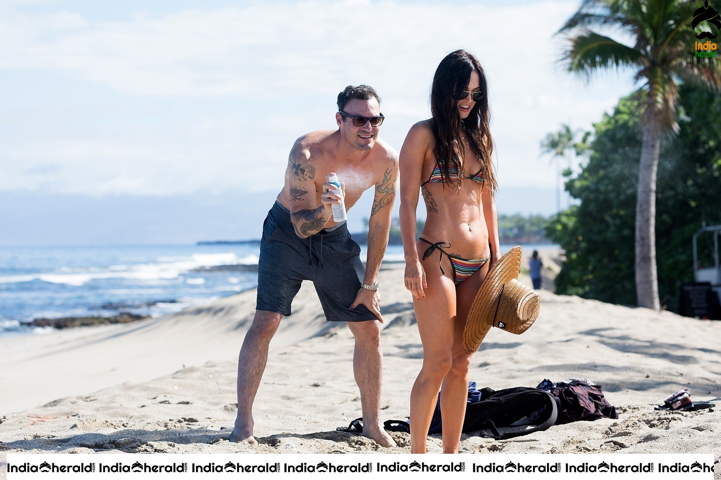 Megan Fox Hot Unseen Bikini candids in Hawaii With her husband Set 1