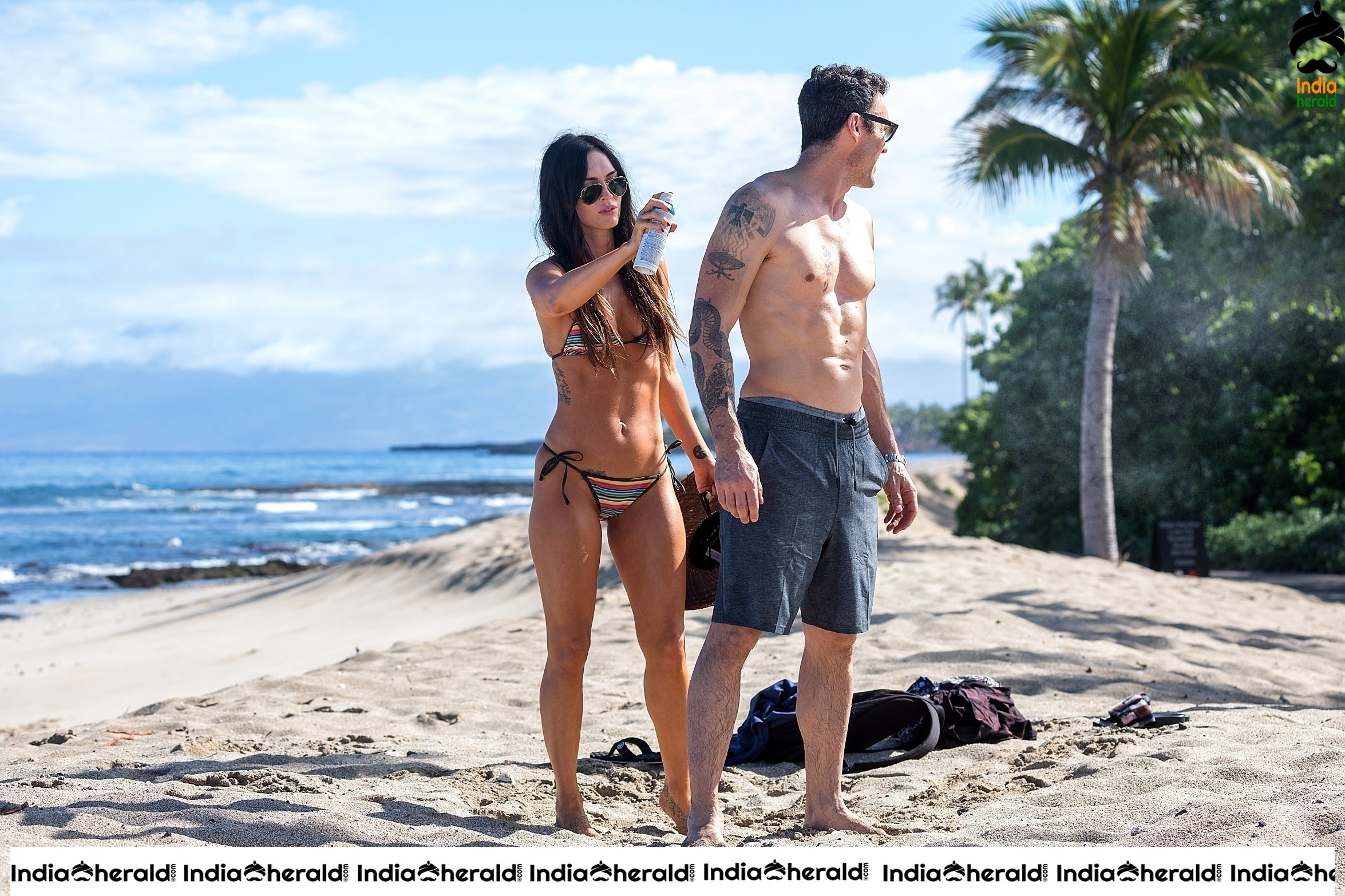 Megan Fox Hot Unseen Bikini candids in Hawaii With her husband Set 1