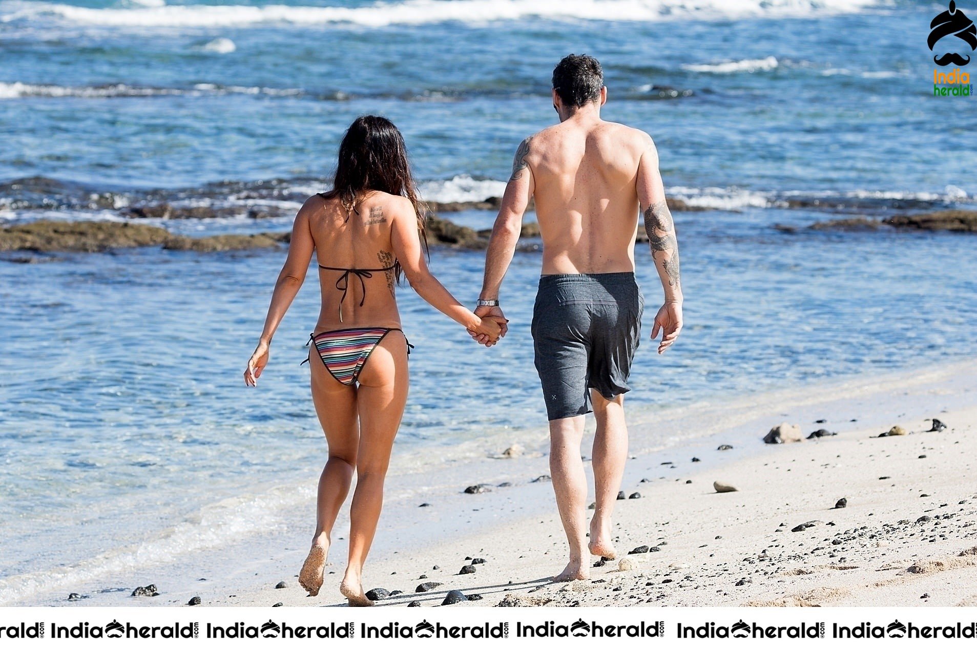Megan Fox Hot Unseen Bikini candids in Hawaii With her husband Set 2