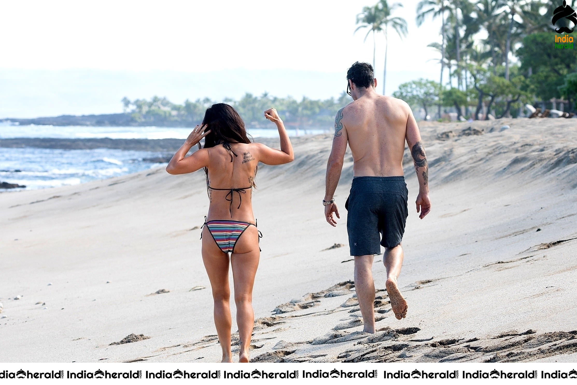 Megan Fox Hot Unseen Bikini candids in Hawaii With her husband Set 2