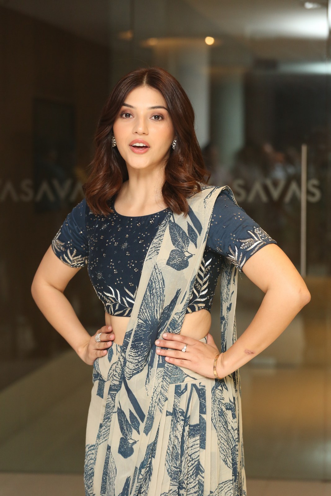 Mehreen Hot Hip Show in Saree