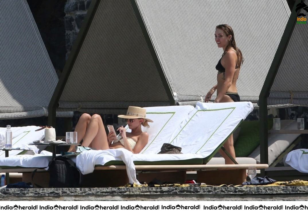Miley Cyrus in a Bikini she was caughtt Kissing and smooching Kaitlynn Carter Set 1