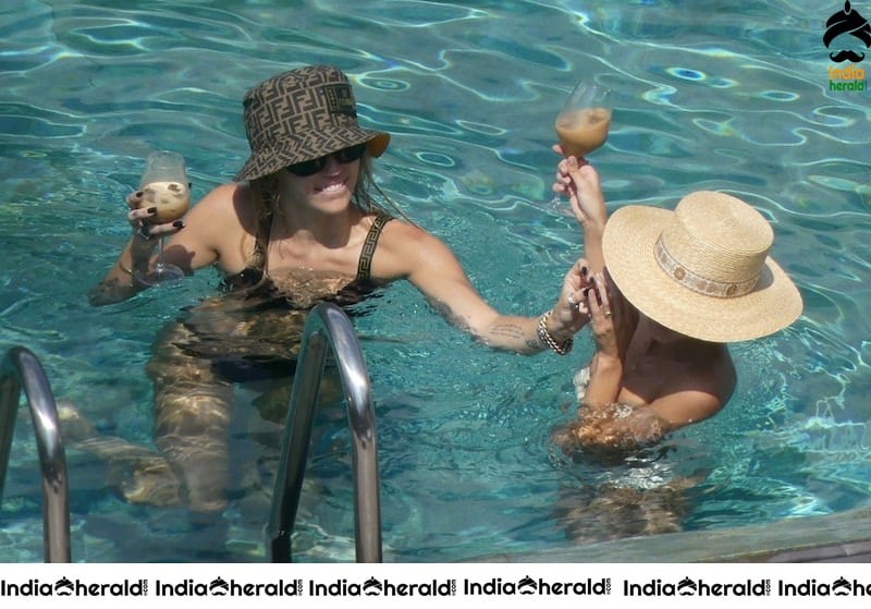 Miley Cyrus in a Bikini she was caughtt Kissing and smooching Kaitlynn Carter Set 2