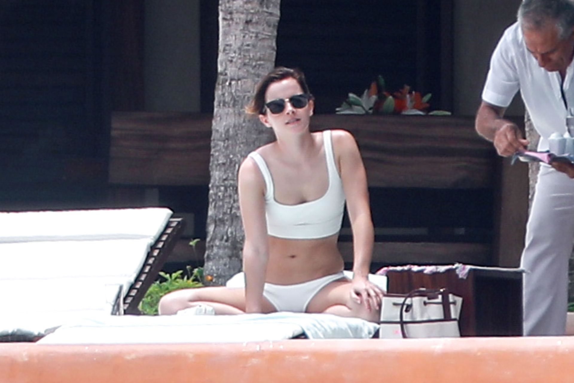 More Than 30 Photos Of Harry Potter Girl Emma Watson Caught In Bikini