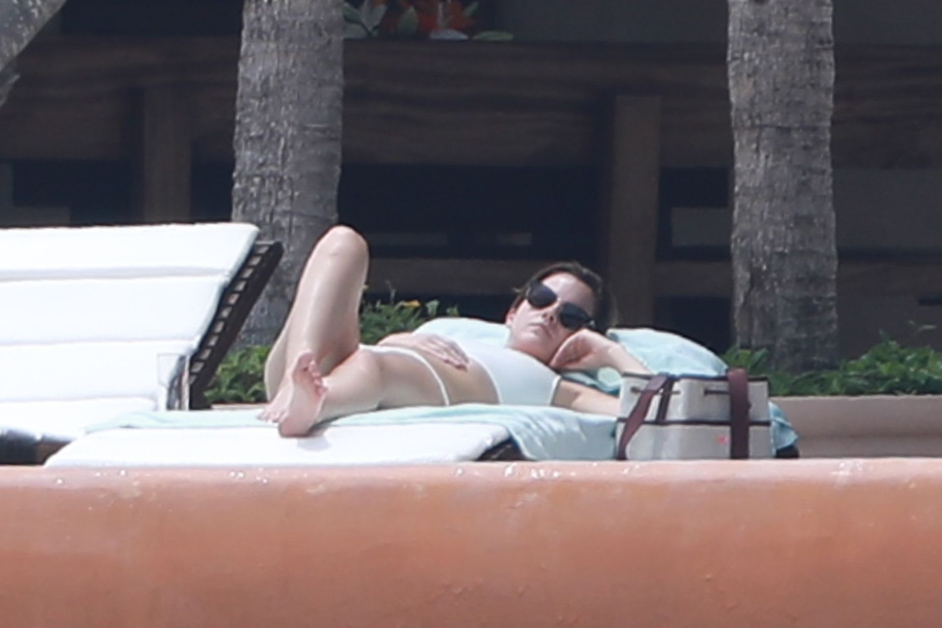 More Than 30 Photos Of Harry Potter Girl Emma Watson Caught In Bikini