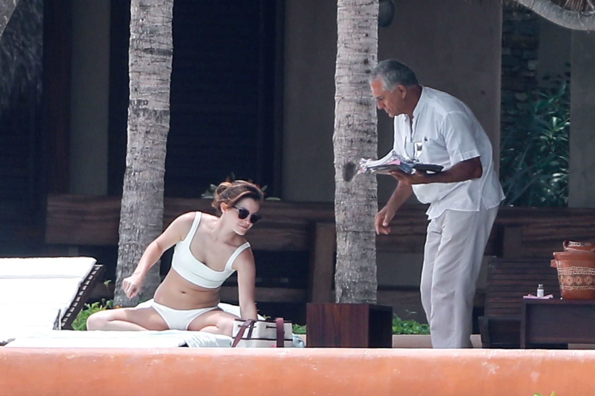 More Than 30 Photos Of Harry Potter Girl Emma Watson Caught In Bikini