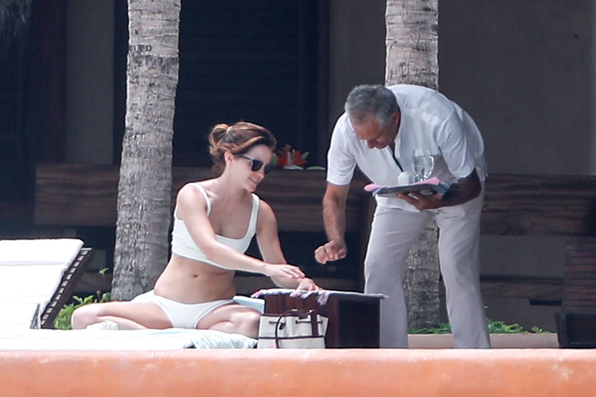 More Than 30 Photos Of Harry Potter Girl Emma Watson Caught In Bikini