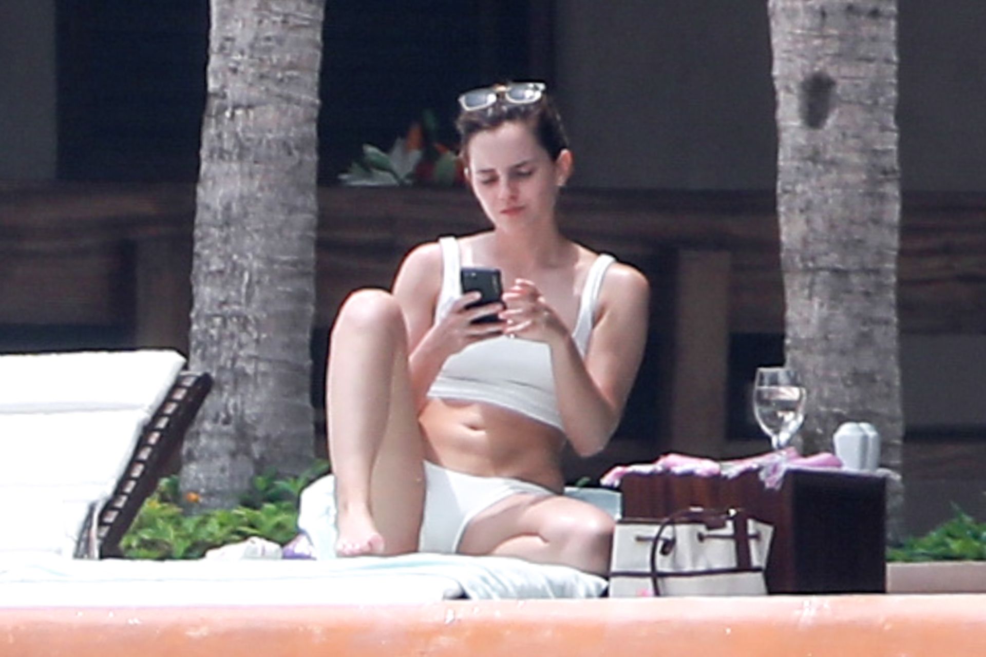 More Than 30 Photos Of Harry Potter Girl Emma Watson Caught In Bikini