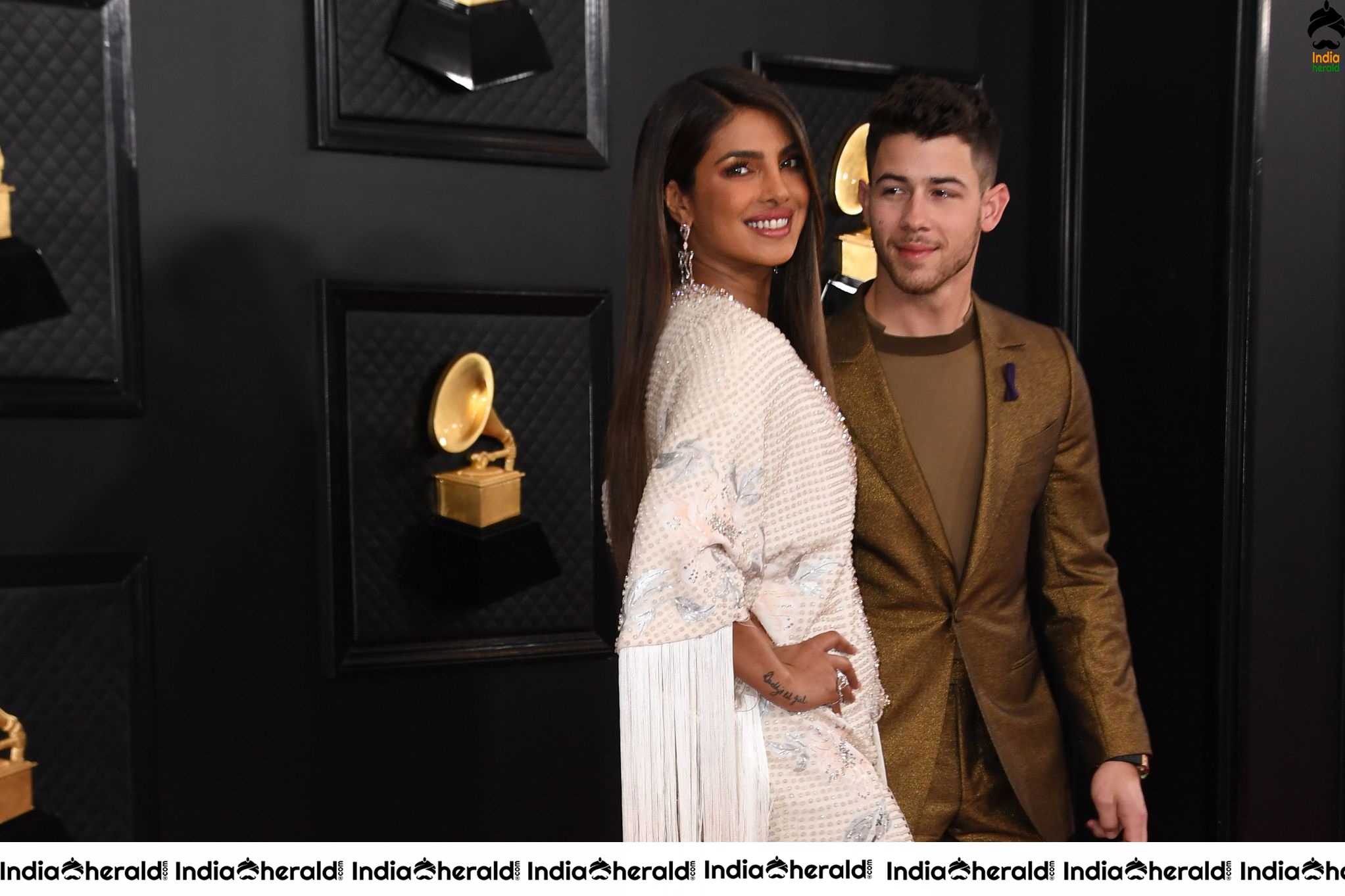 More Unseen Hot Sizzling Clicks of Priyanka Chopra from Grammys Set 1
