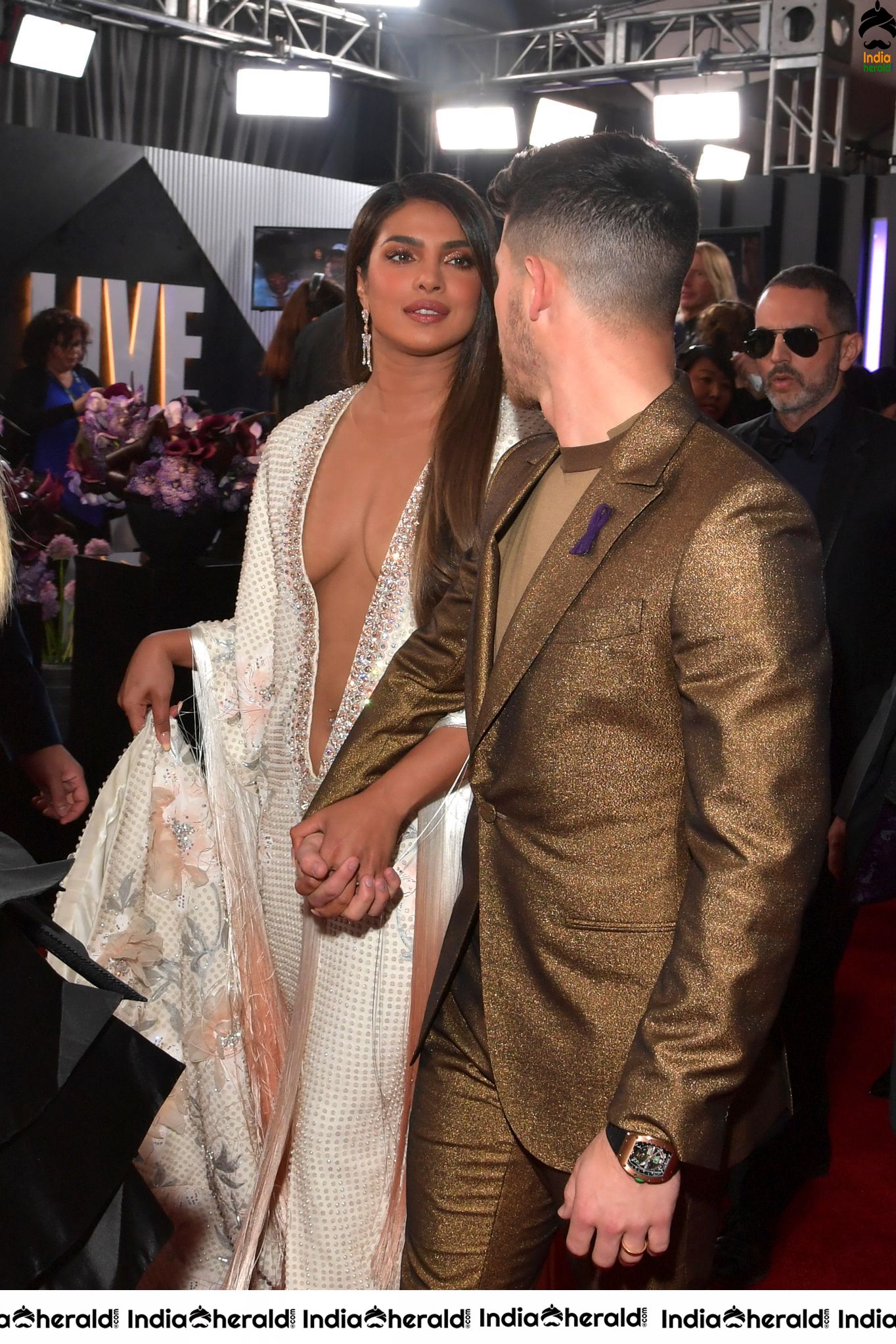 More Unseen Hot Sizzling Clicks of Priyanka Chopra from Grammys Set 1