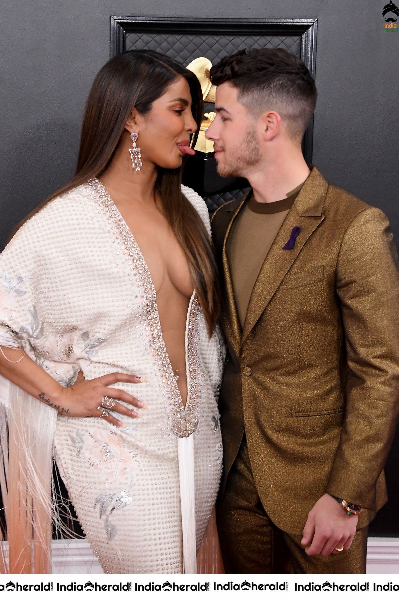 More Unseen Hot Sizzling Clicks of Priyanka Chopra from Grammys Set 2
