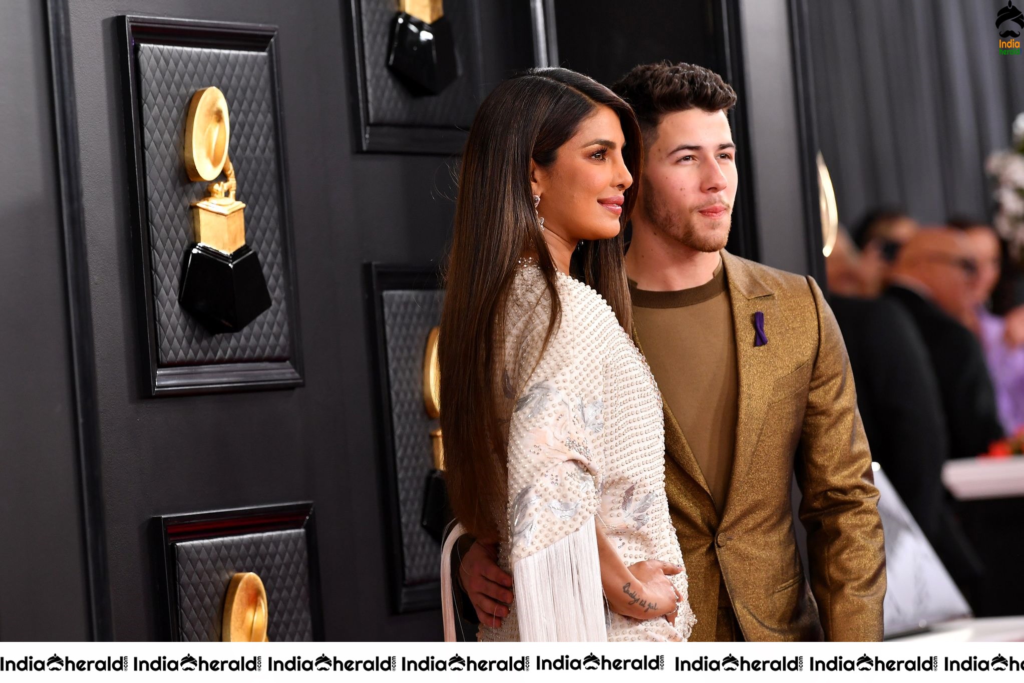 More Unseen Hot Sizzling Clicks of Priyanka Chopra from Grammys Set 2