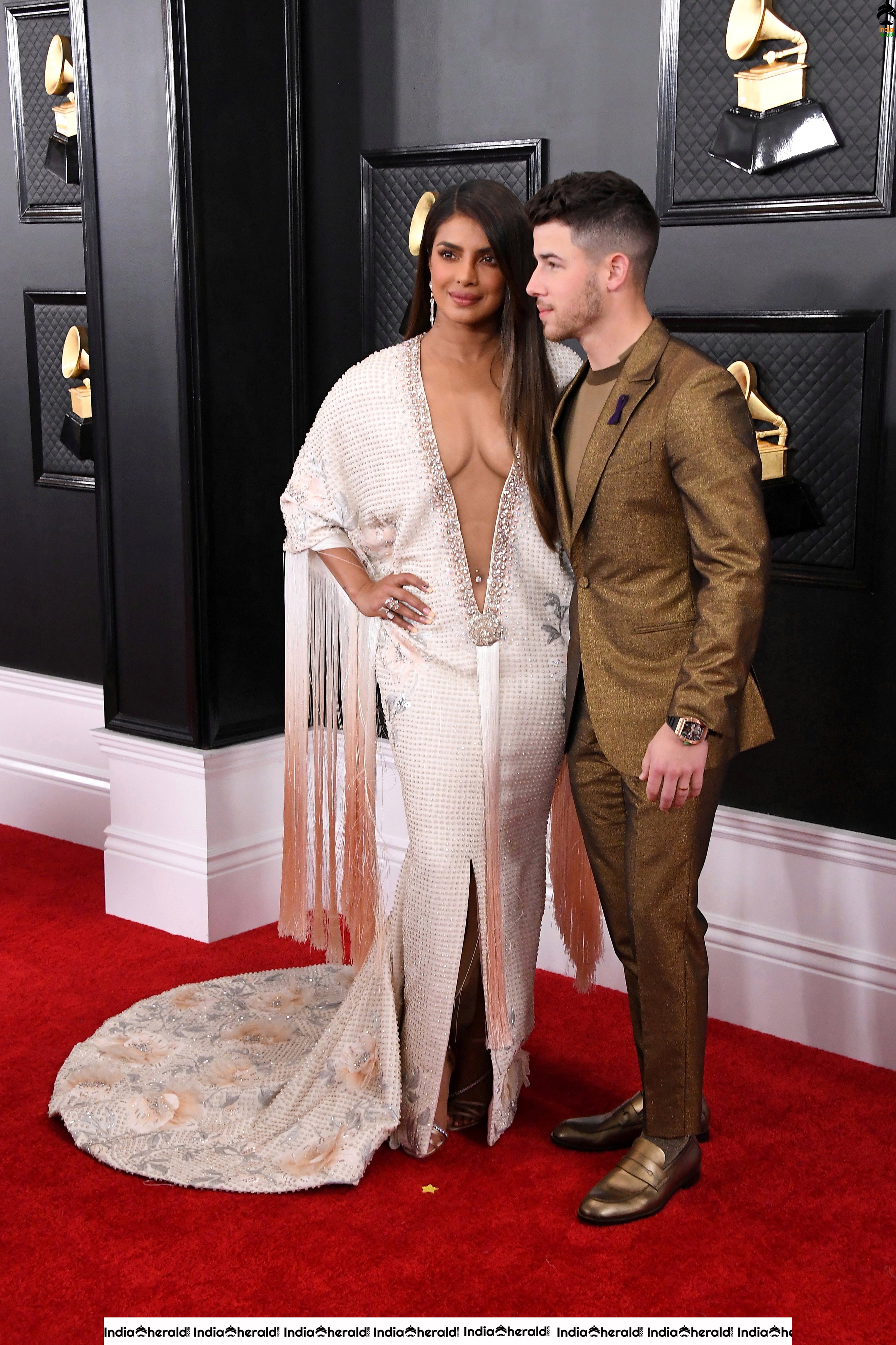 More Unseen Hot Sizzling Clicks of Priyanka Chopra from Grammys Set 3