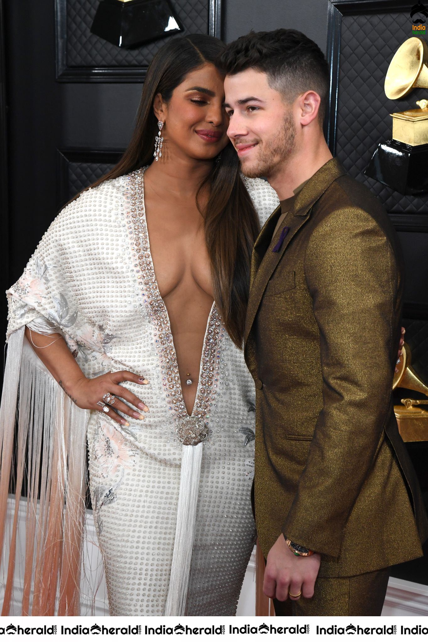 More Unseen Hot Sizzling Clicks of Priyanka Chopra from Grammys Set 3