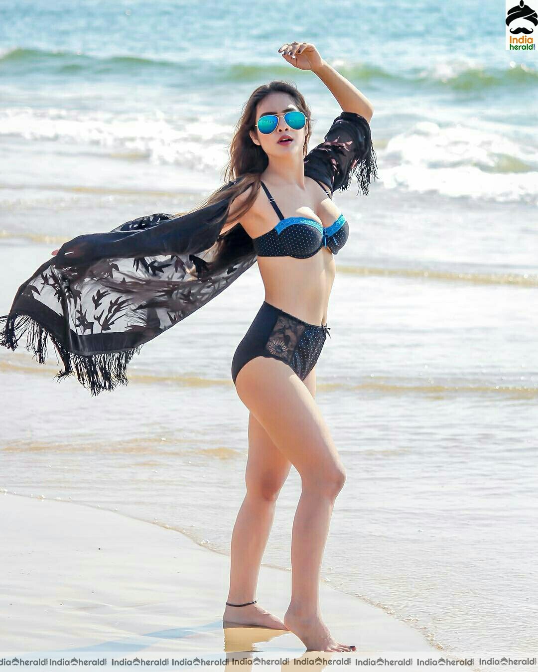 Neha Malik Enjoying Sunshine by beachside and raises the heat in bikini