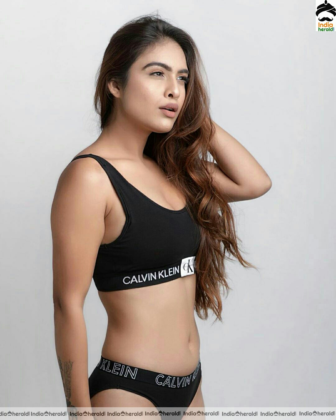 Neha Malik Naughty Hot Exposing photos