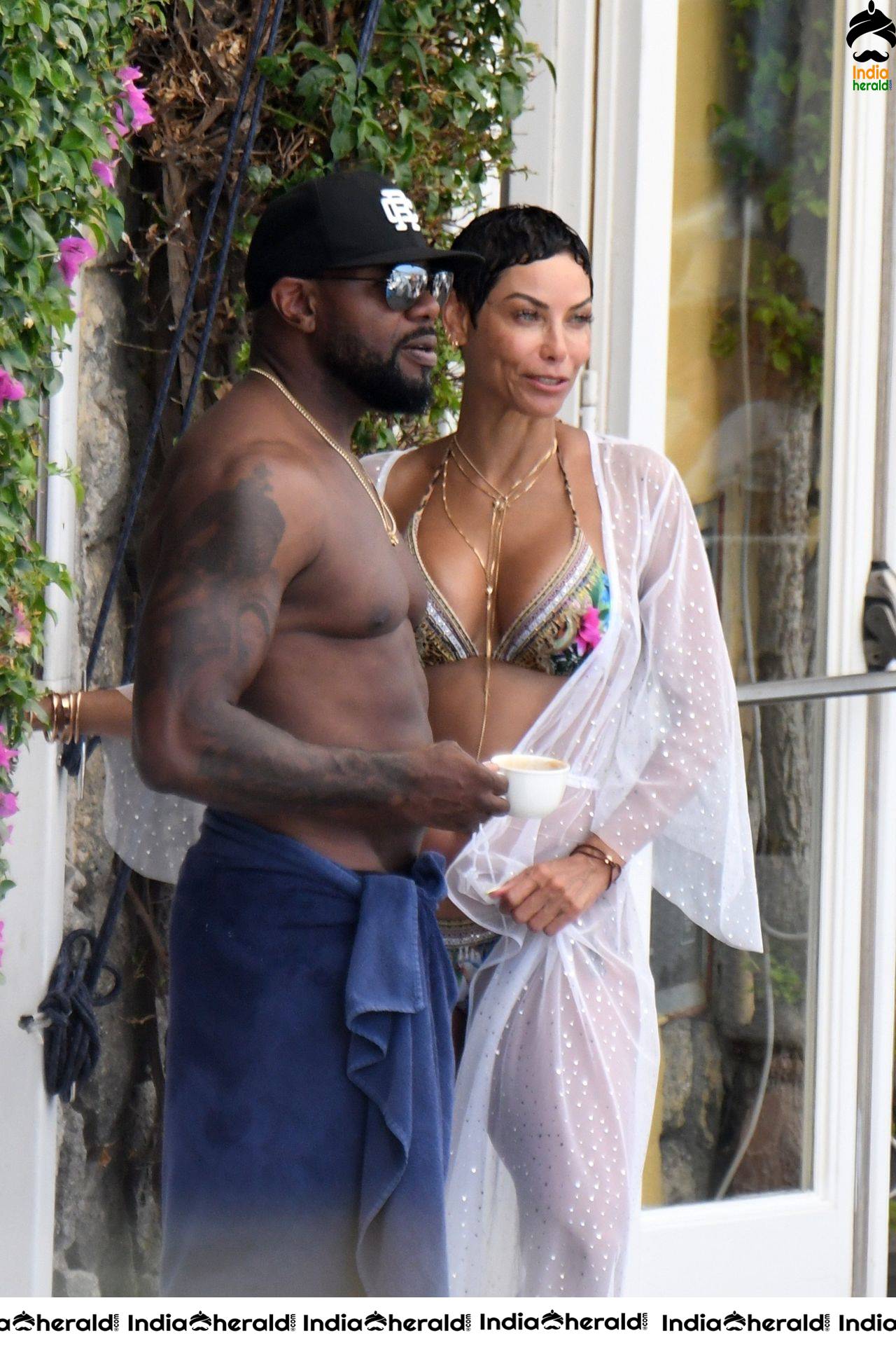 Nicole Murphy enjoying with Boyfriend in Bikini while vacationing at Ischia Set 1