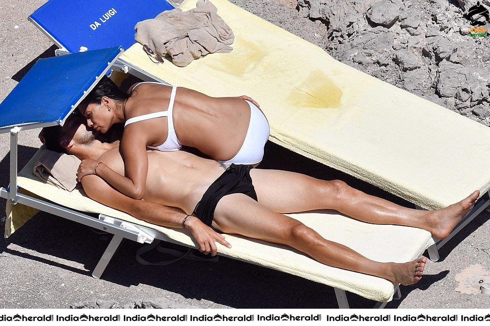 Nicole Scherzinger Caught in Bikini with her Boyfriend Set 1