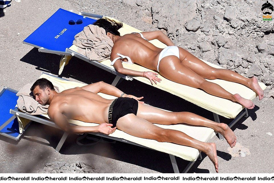 Nicole Scherzinger Caught in Bikini with her Boyfriend Set 2