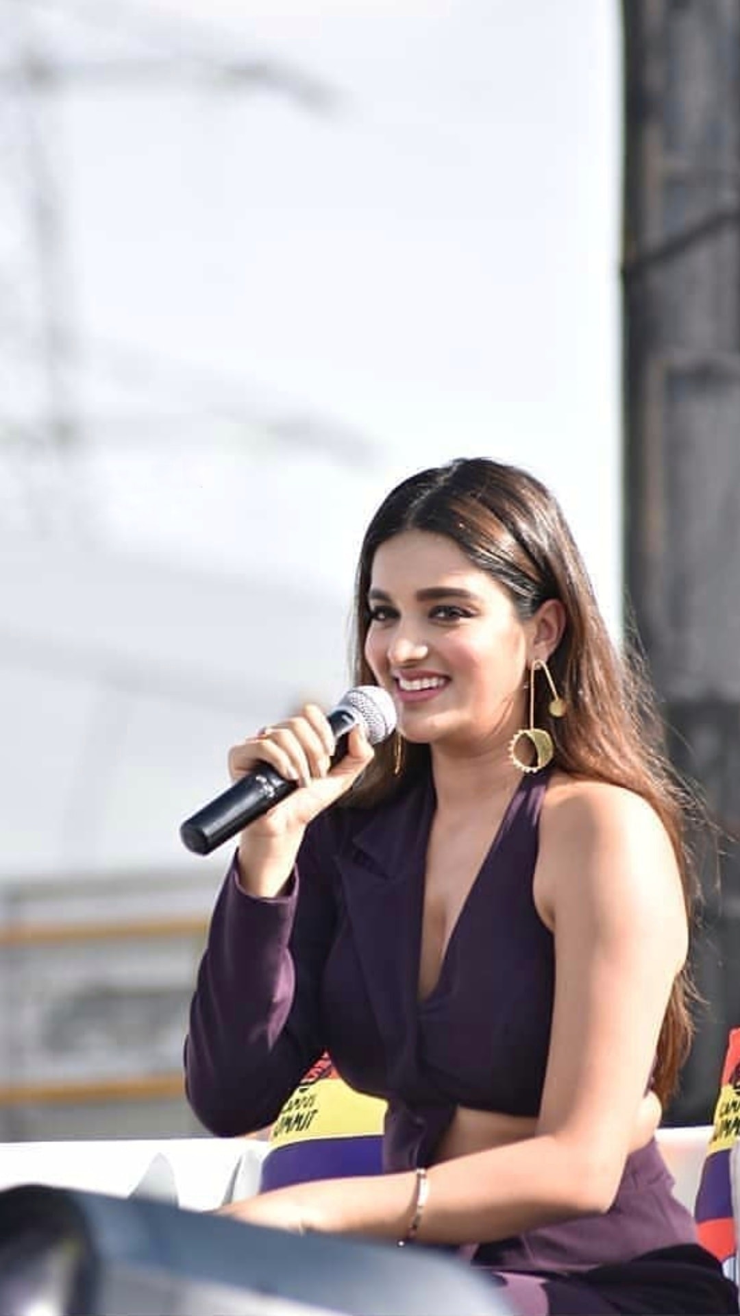 Nidhhi Agerwal Hot Cleavage and Hip Show Photos Collection Set 2