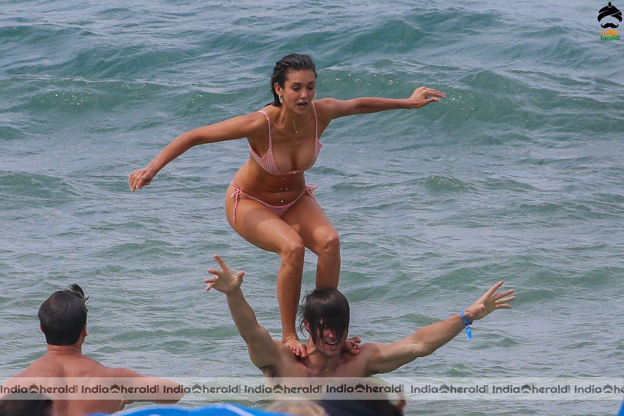 Nina Dobrev Damn Hot And Sexy In Bikini With Her Boyfriend At Maui Set 2