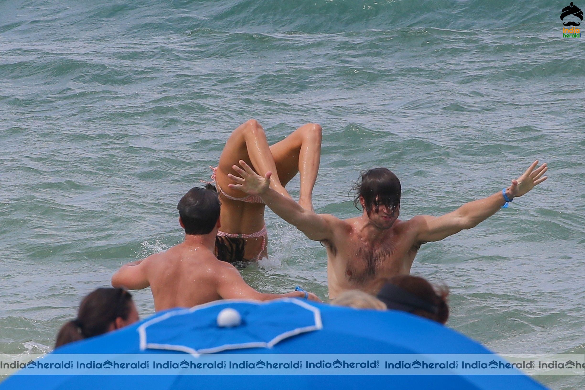 Nina Dobrev Damn Hot And Sexy In Bikini With Her Boyfriend At Maui Set 2