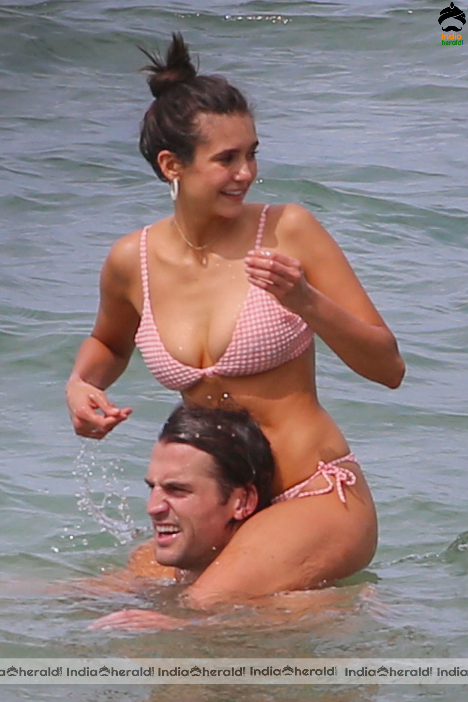 Nina Dobrev Damn Hot And Sexy In Bikini With Her Boyfriend At Maui Set 4