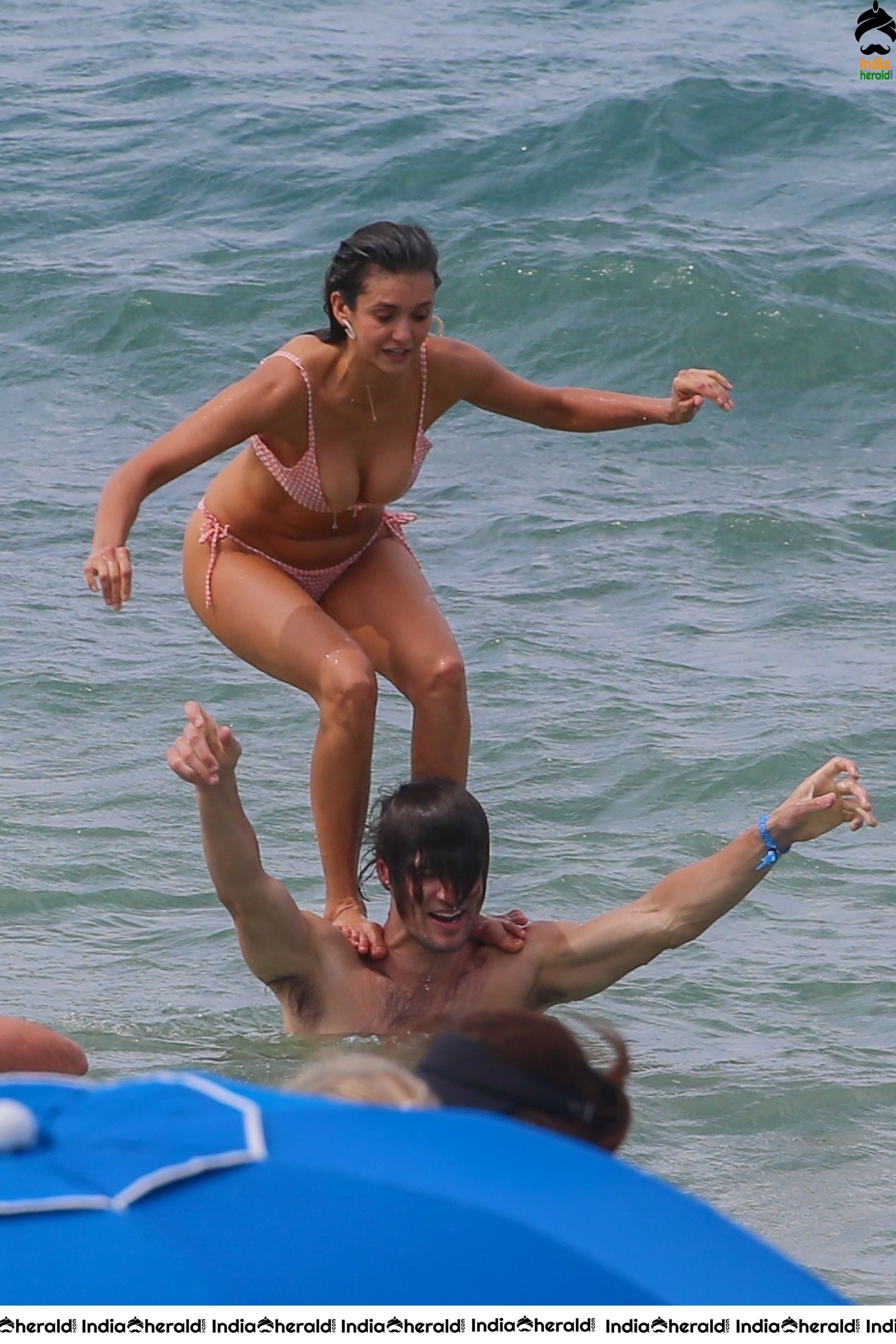 Nina Dobrev Exposing in Bikini and enjoying with Boyfriend Grant Mellon in beach Set 2