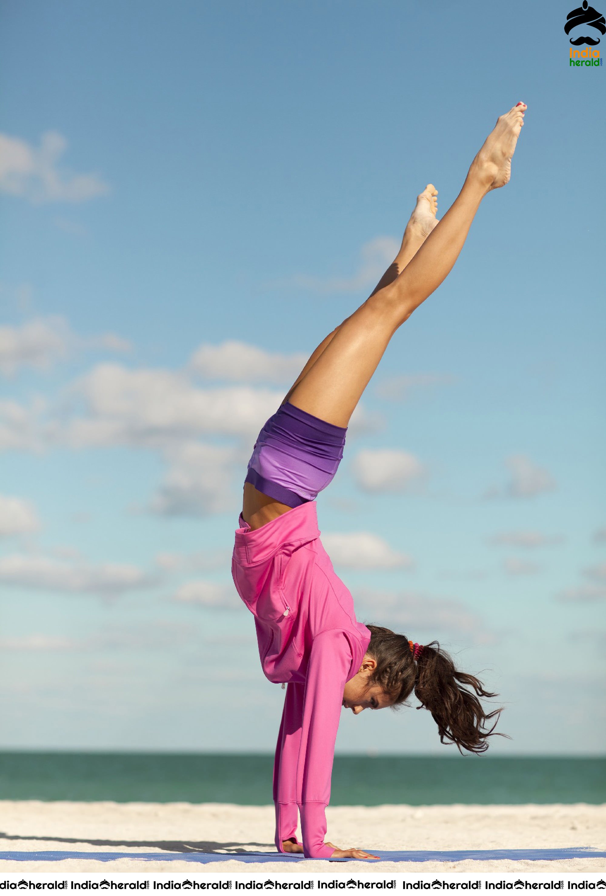 Nina Dobrev Sizzling Hot Seventeen Fitness Photoshoot Set 1