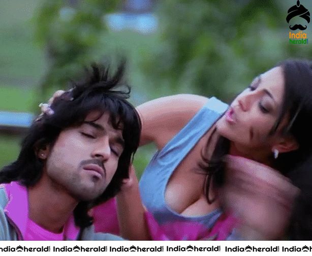 Oops Badly Timed Hot Photos of Actresses Set 5