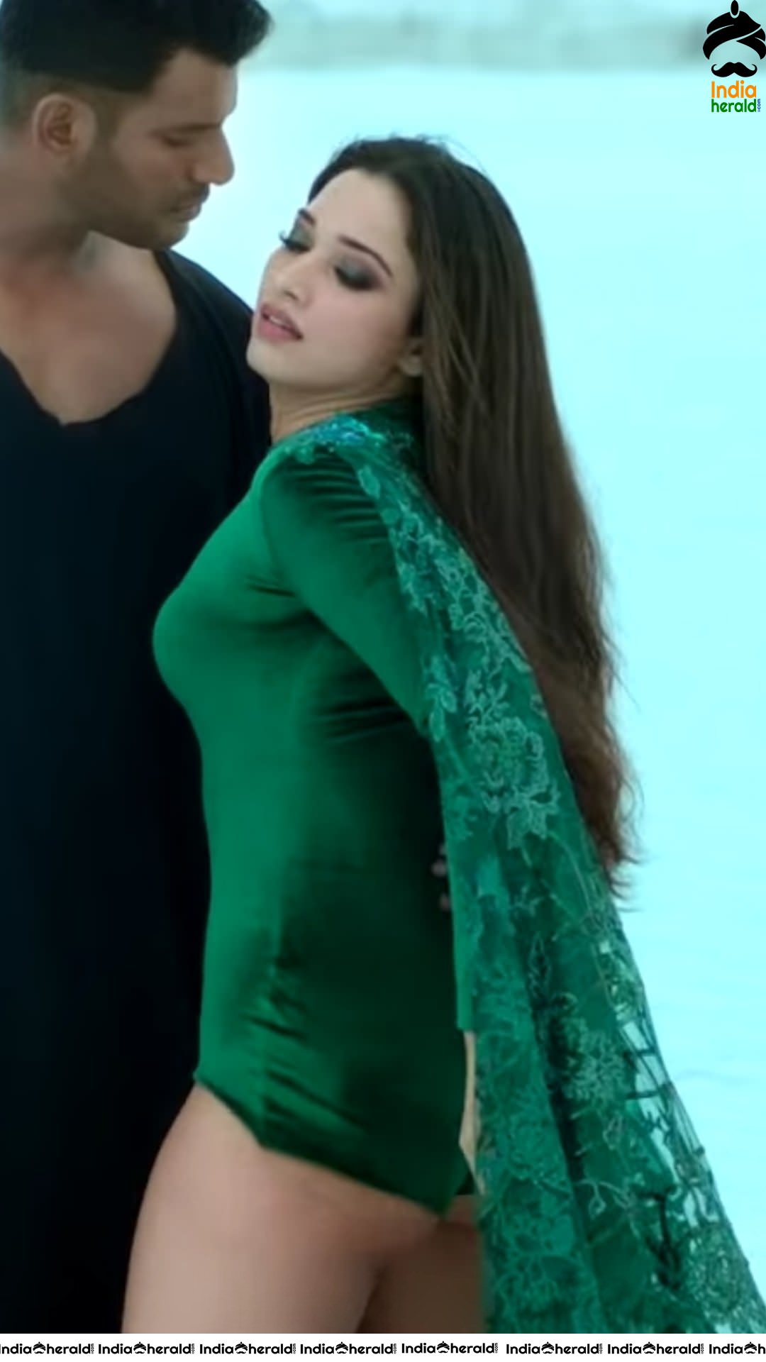 Oops Tamanna Bum Exposed Unexpected in a Tight Dress Hot Photos Set 2