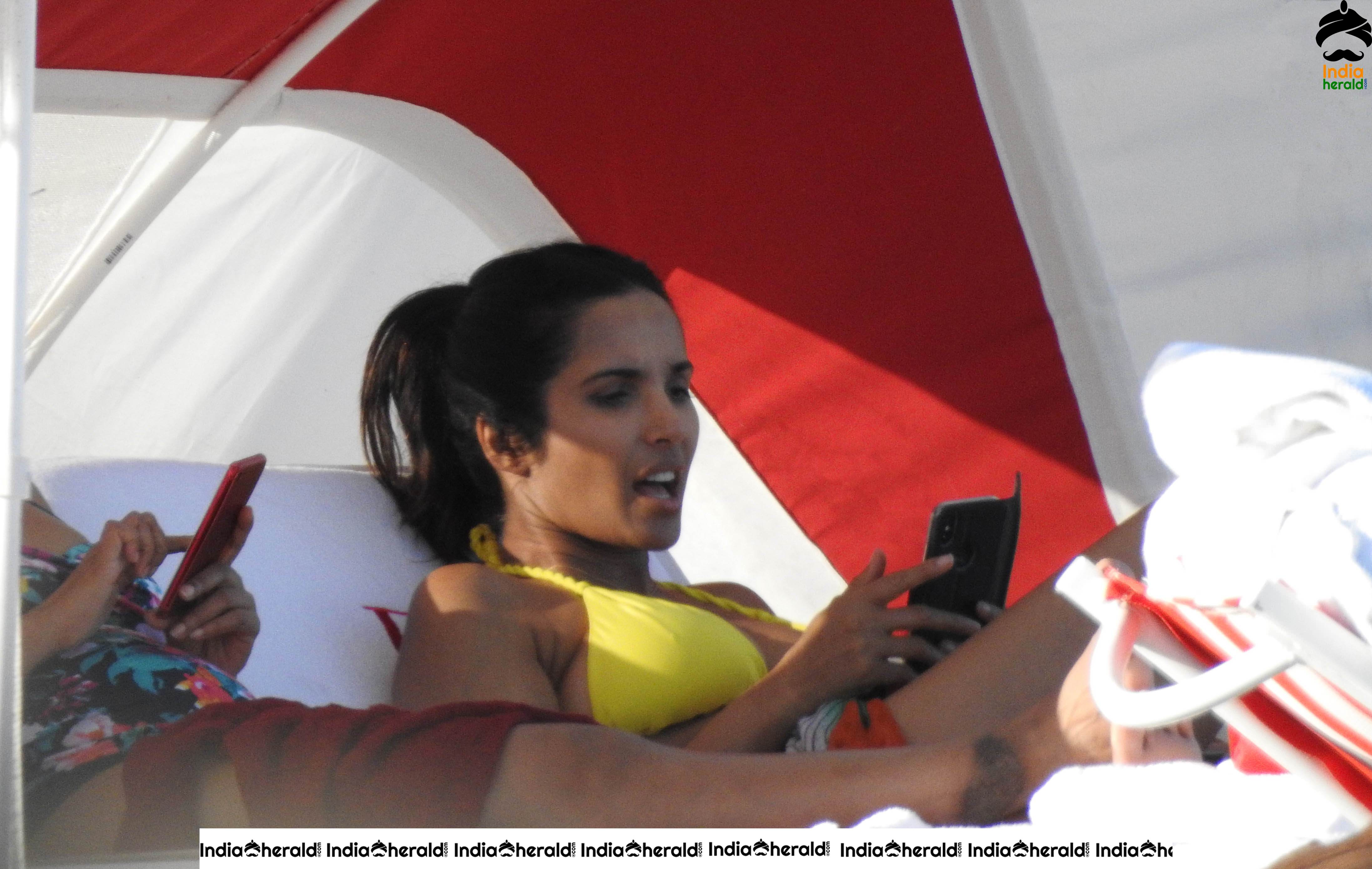 Padma Lakshmi In Hot Lace Bikini At Miami Beach Set 2