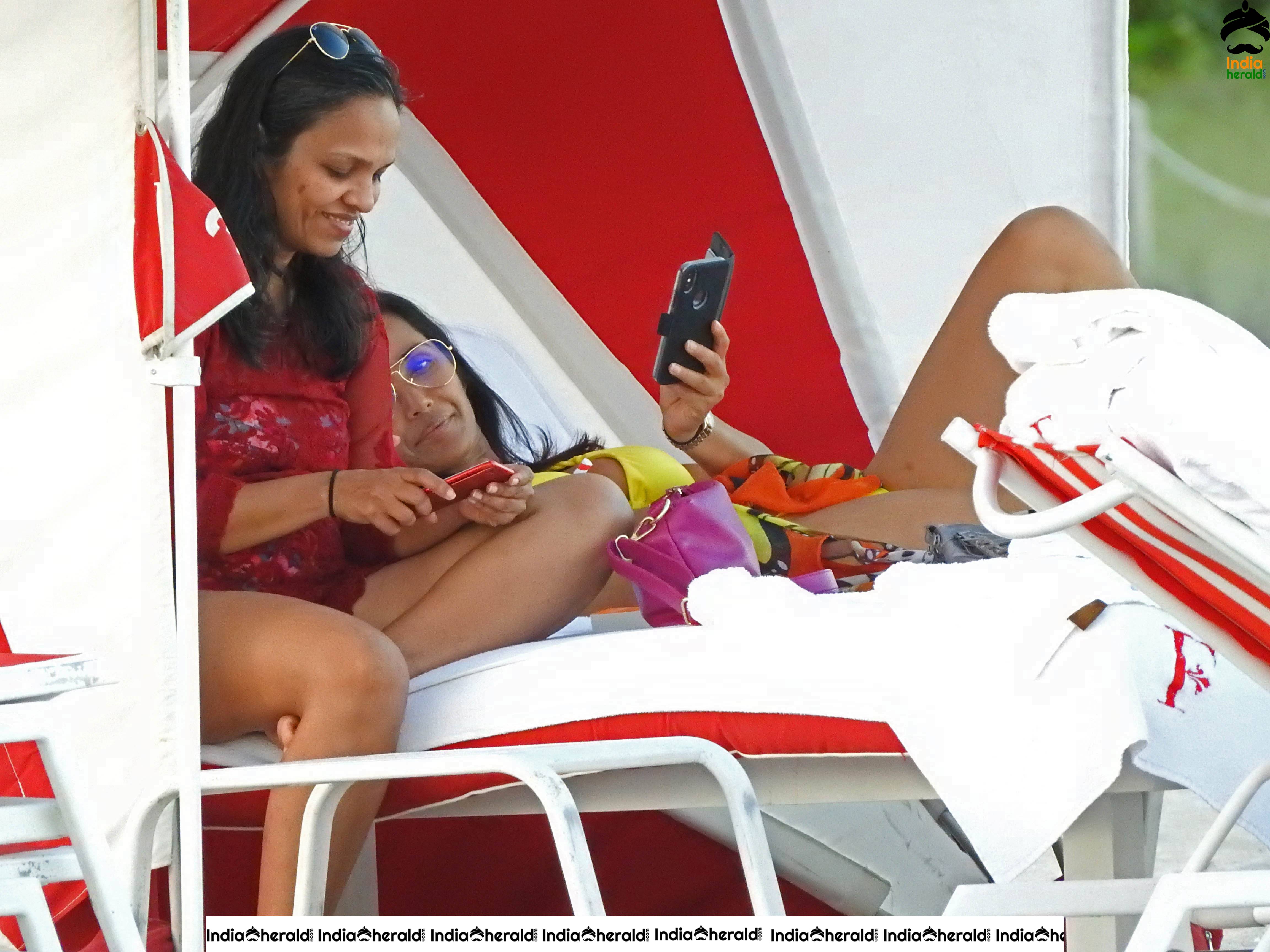 Padma Lakshmi In Hot Lace Bikini At Miami Beach Set 2