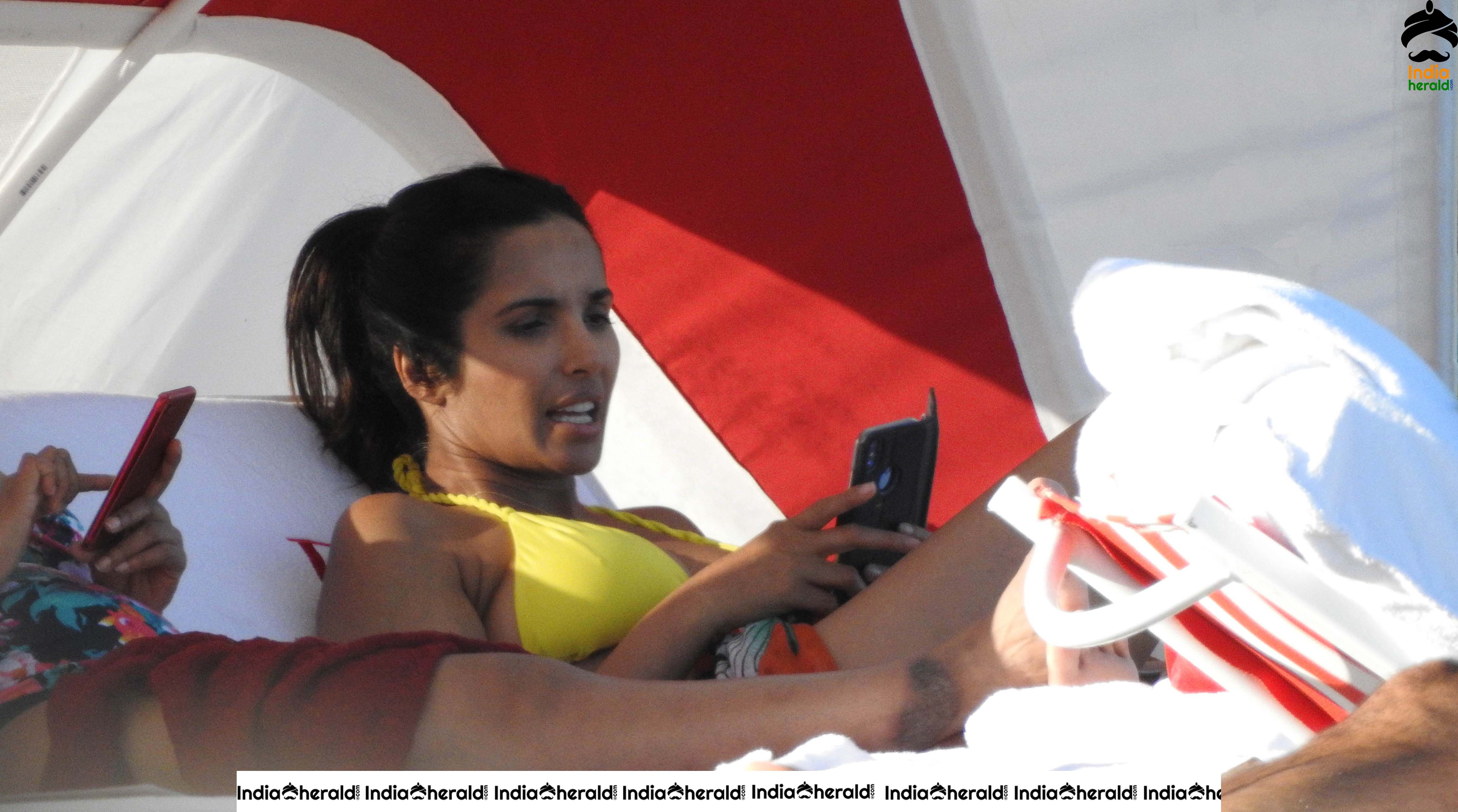 Padma Lakshmi In Hot Lace Bikini At Miami Beach Set 2