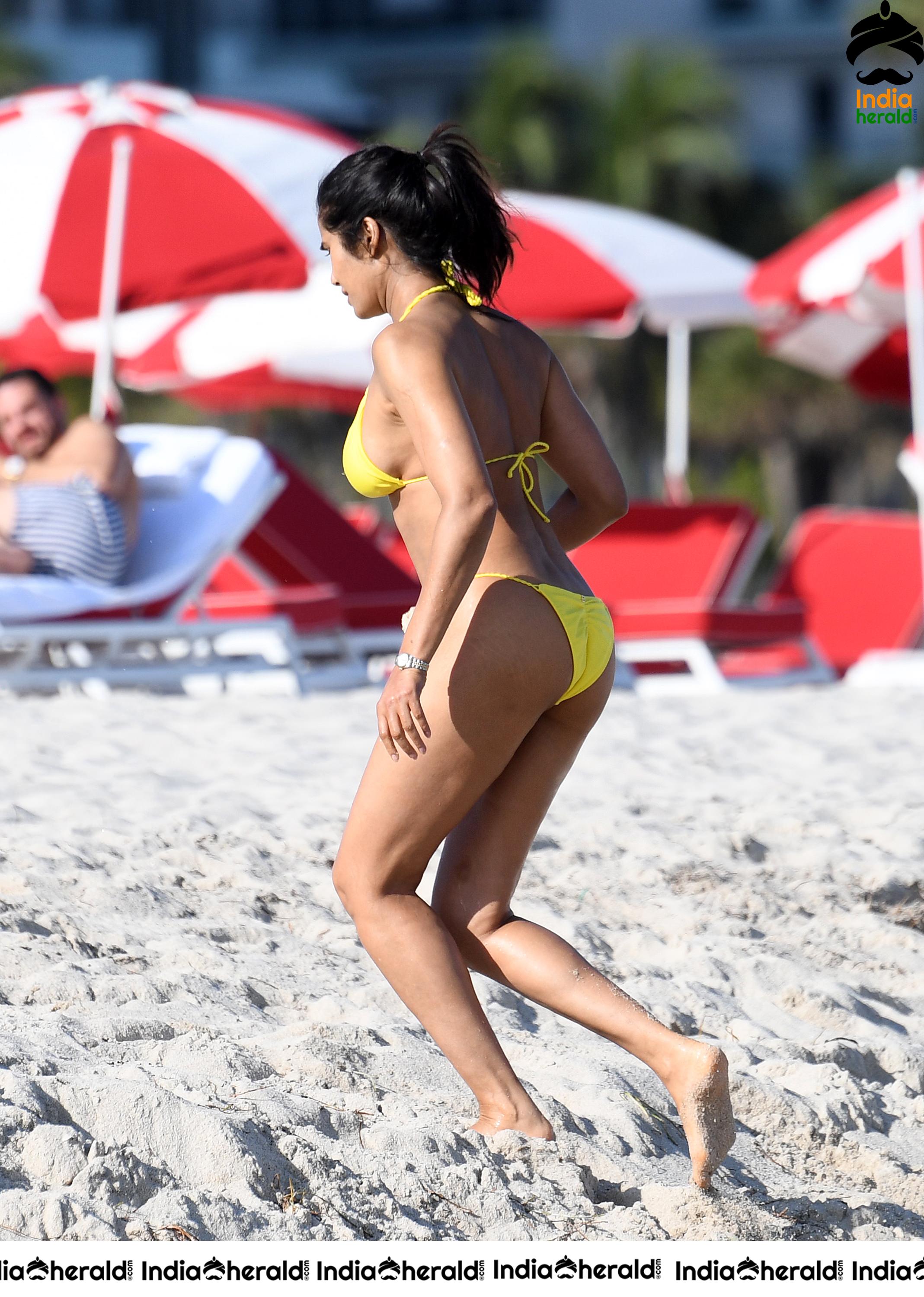 Padma Lakshmi In Hot Lace Bikini At Miami Beach Set 4